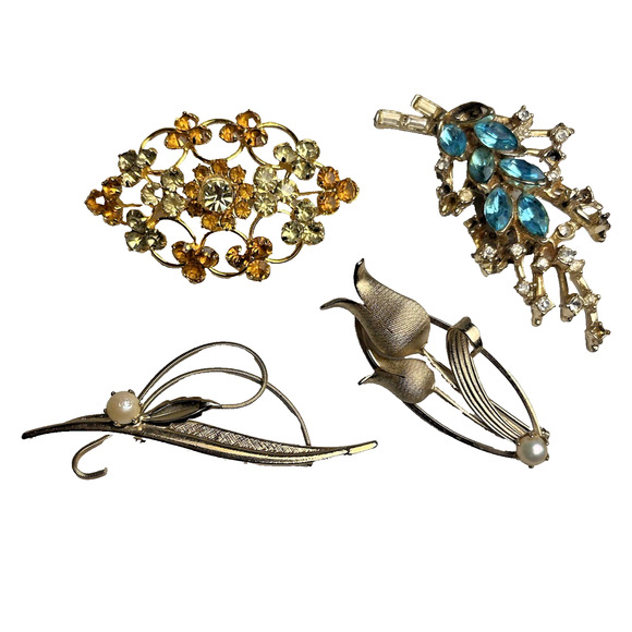 Vintage Brooch Lot Rhinestone Gold Tone Floral Spray Leaf Pearl Costume Jewelry - Picture 1 of 16